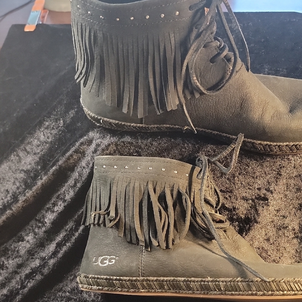 UGG Women's Black Fringe Ankle Boots with Silver Beading Size 10
